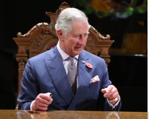 Exhiben al asistente del príncipe Carlos por caso de corrupción